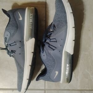 Nike Air Max Men's Gray Athletic Shoes